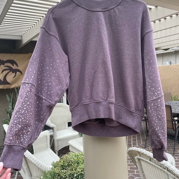 Lululemon limited edition soul cycle partnership reflective sleeve sweatshirt - Picture 2 of 4